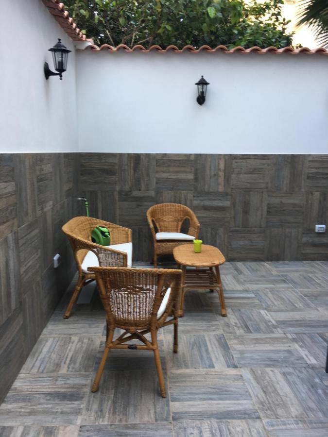 La Scalinata Di Chiaia Bed & Breakfast เนเปิลส์ ภายนอก รูปภาพ